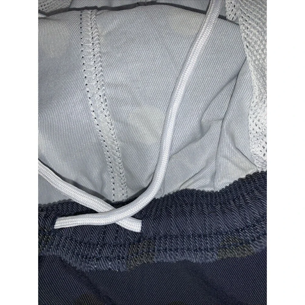 Nwt Vast‎ Men Size Med Navy With Dots Shorts